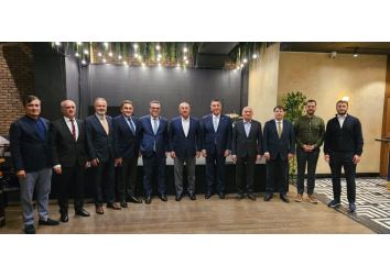 TÜKİB Yönetim Kurulu Üyeleri, T.C. eski Dışişleri Bakanı ve NATO-PA Türk Delegasyonu Başkanı Sayın Mevlüt Çavuşoğlu ile biraraya geldi.