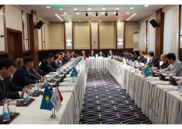 TÜKİB üyeleri Kazakistan Dışişleri Bakan Yardımcısı Almas Aydarov ile buluştu