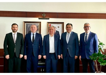 Büyükelçiye nezaket ziyareti