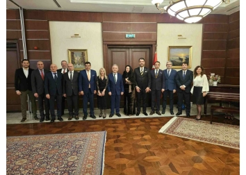 Büyükelçi Sayın Mustafa Kapucu’nun nazik daveti üzerine yeni yıl arifesinde akşam yemeğinde biraraya geldik.
