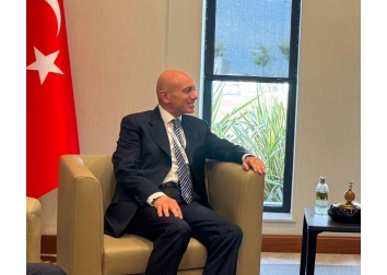  Apr Bakan Nurtleu, Alarko Holding ve Orzax Yöneticileri ile Görüştü
