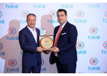 Almatı’daki üyelerimizle yılbaşı yemeğinde biraraya geldik.