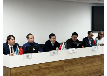 Bugün Almatı’da TÜKİB üyeleri için özel, Kazakistan’da gelir beyannamesinin yanı sıra yatırımcılara sağlanan vergi avantaj ve kolaylıklarına ilişkin konuların ele alındığı bir toplantı düzenlendi.